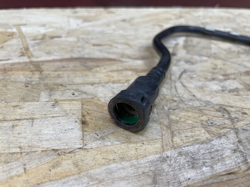 Трубка топливная