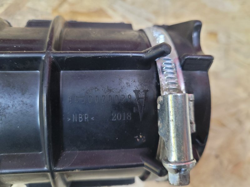 Патрубок воздушного фильтра