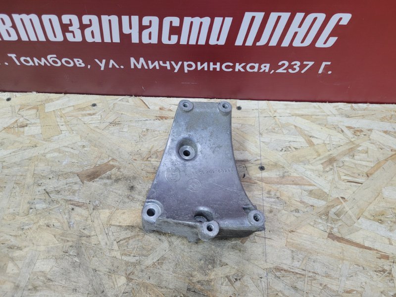 Кронштейн генератора