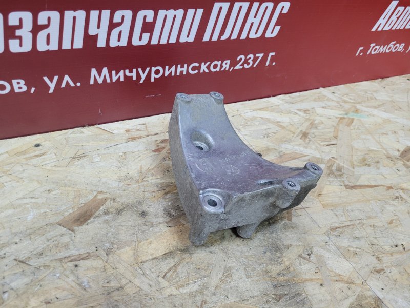 Кронштейн генератора