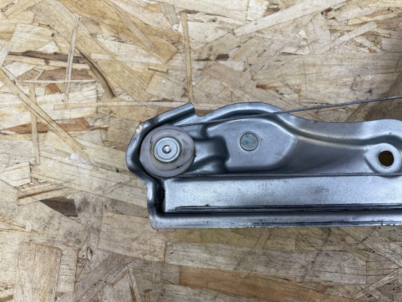 Стеклоподъемник    двери