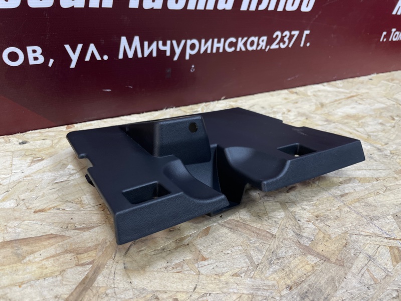 Крышка бардачка