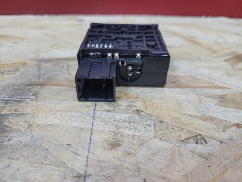 Кнопка корректора фар