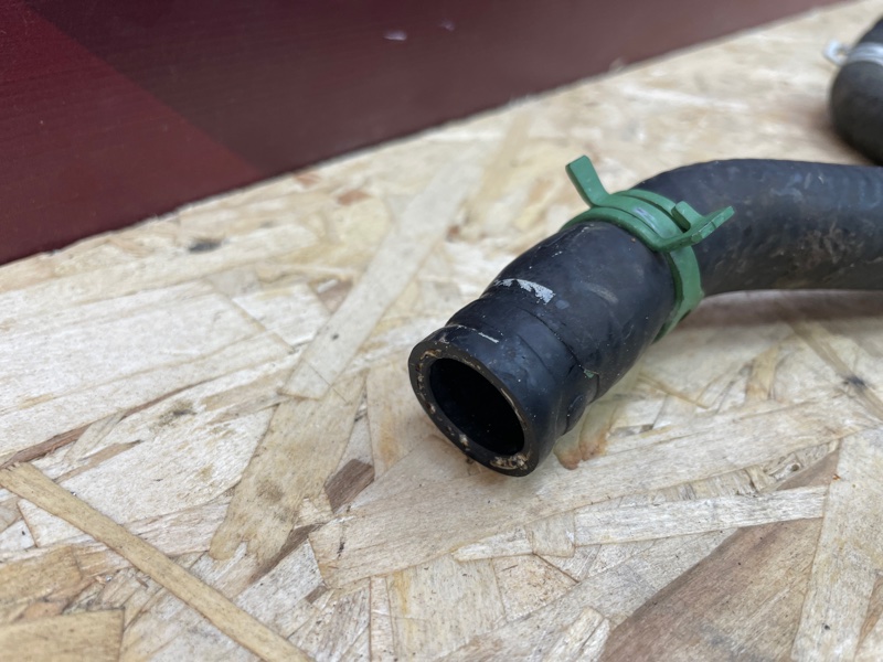 Патрубок отопителя