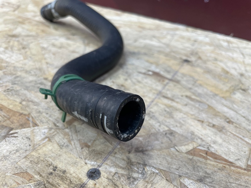 Патрубок отопителя