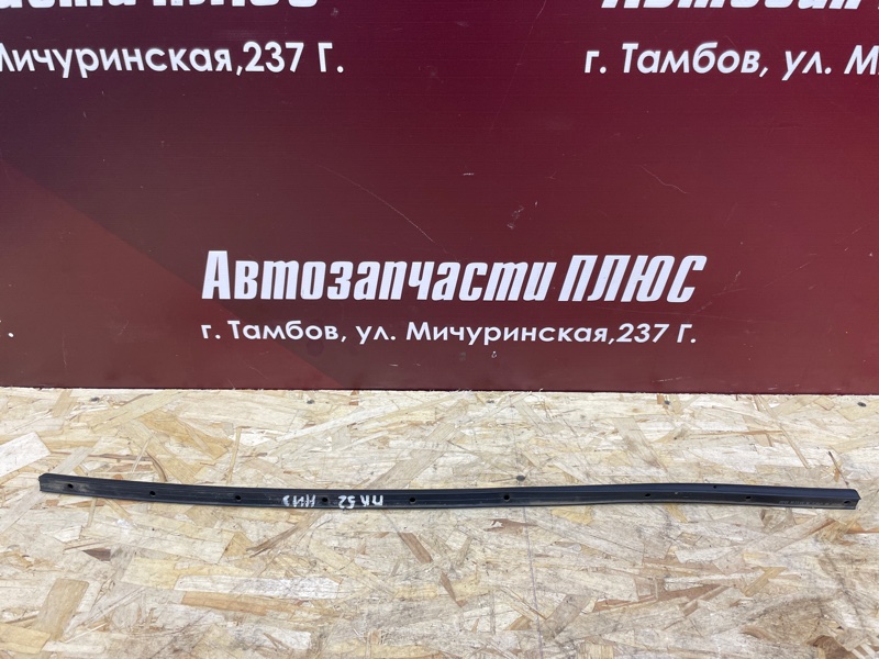 Уплотнительная резинка боковой двери