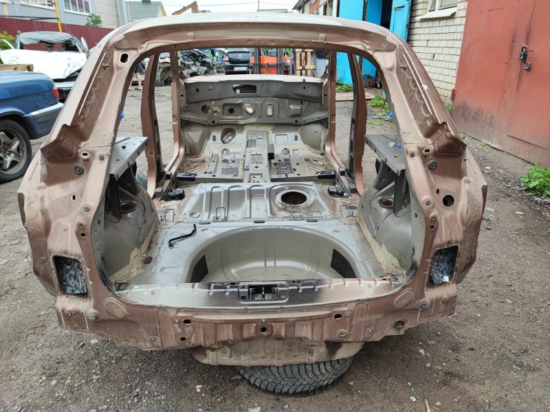 Задняя панель кузова