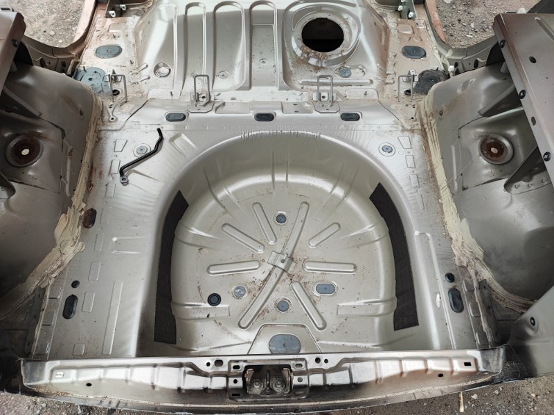 Задняя панель кузова