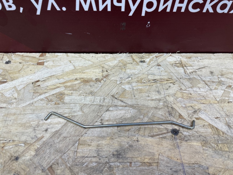 Тяга замка двери