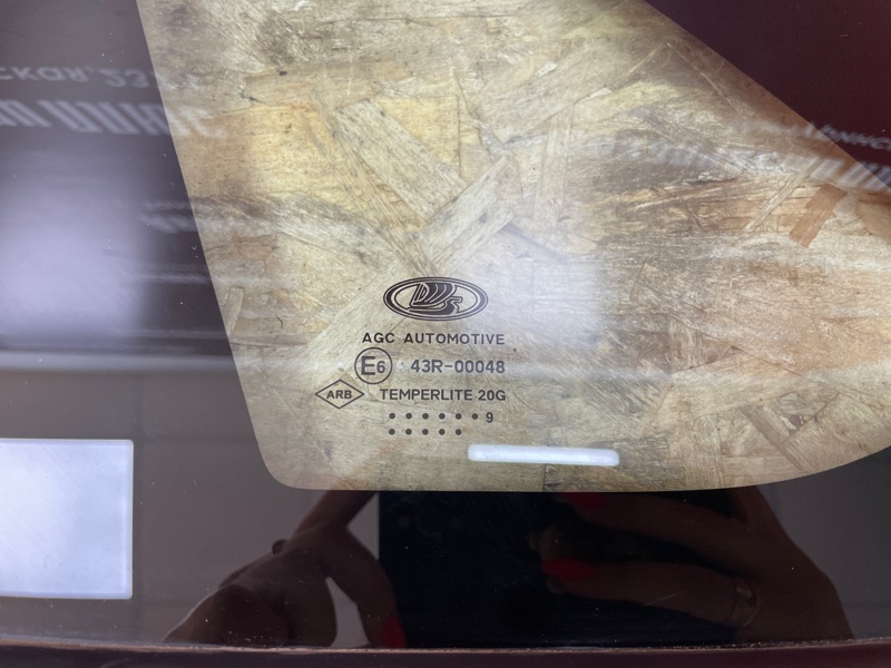 Форточка кузова