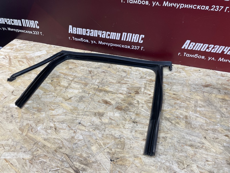 Уплотнитель рамки двери