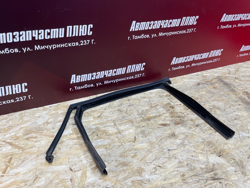 Уплотнитель рамки двери