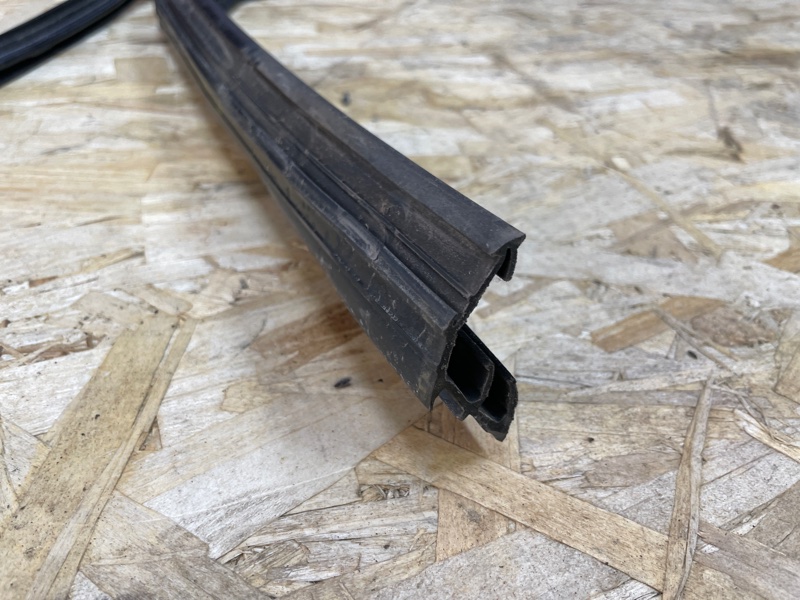 Уплотнитель рамки двери