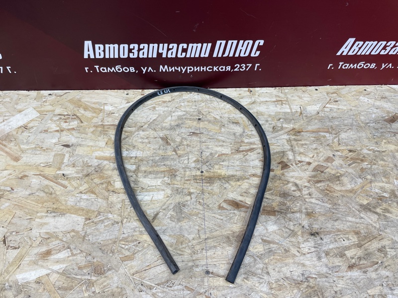 Уплотнительная резинка боковой двери