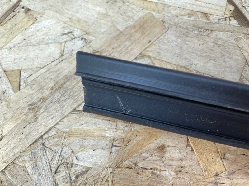 Уплотнитель стекла двери внутренний