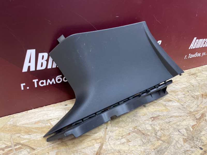 Обшивка багажника
