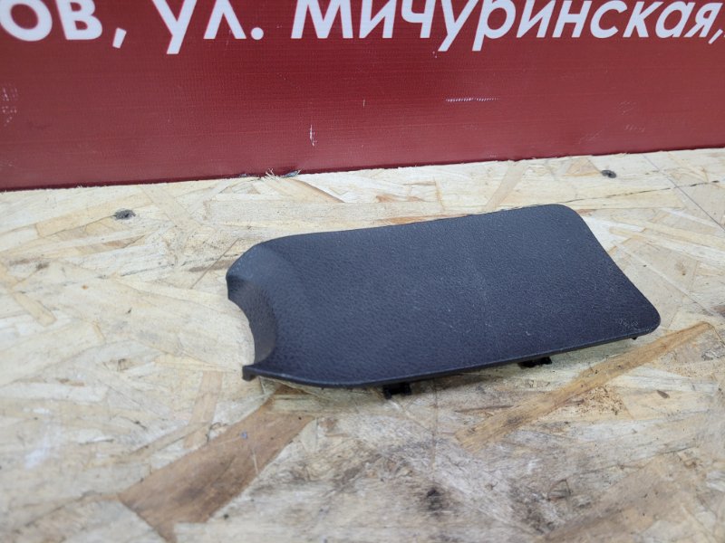 Заглушка салонная