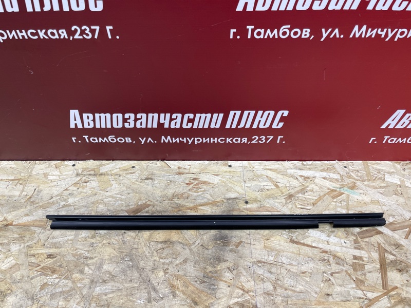 Уплотнитель стекла двери внутренний