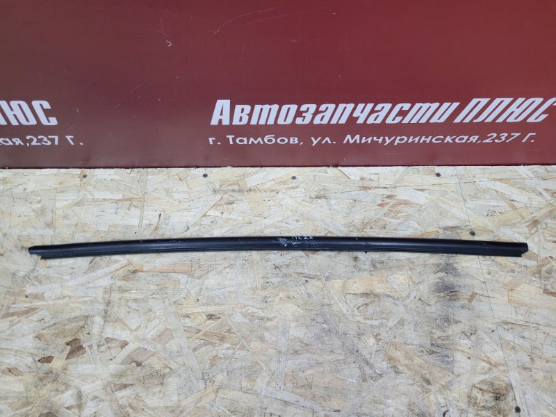 Уплотнитель стекла      двери