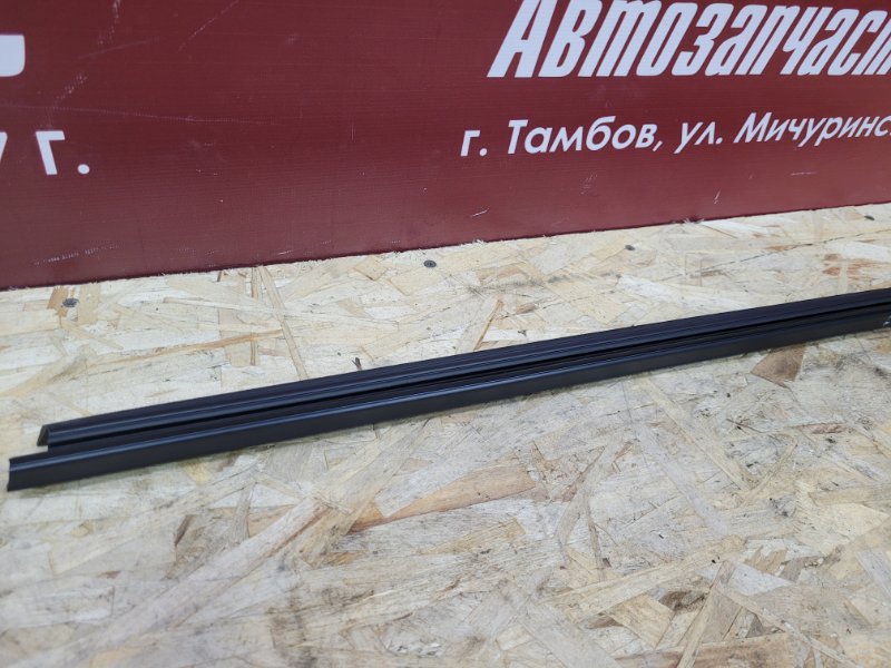 Уплотнитель стекла двери внутренний