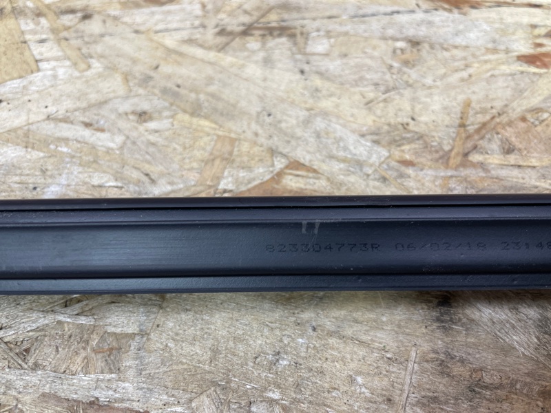 Уплотнитель стекла двери внутренний