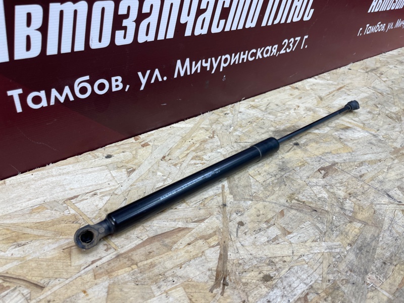 Амортизатор багажника