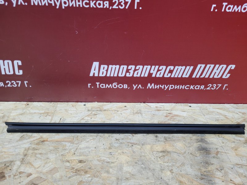 Уплотнитель стекла двери внутренний