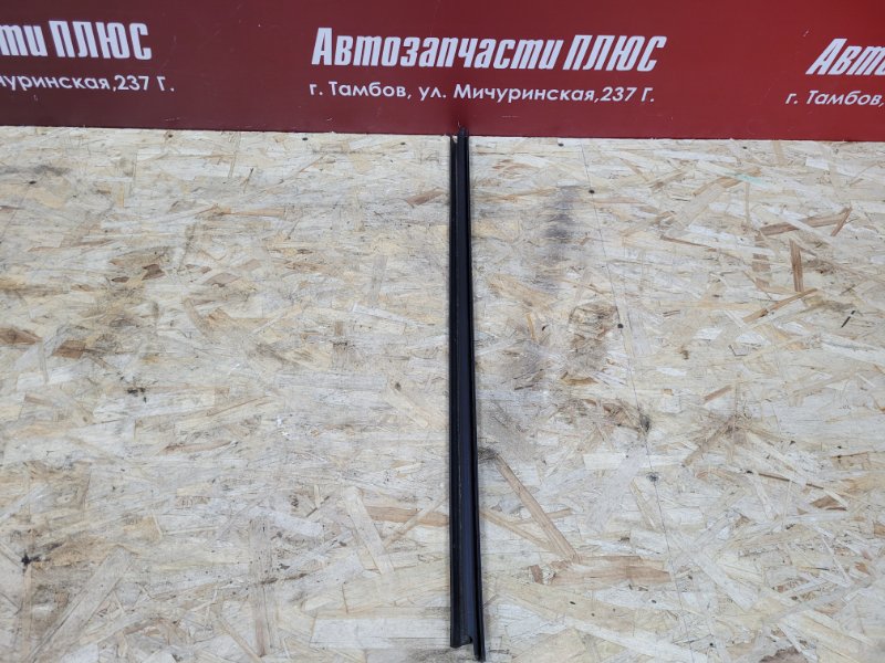 Уплотнитель стекла двери внутренний