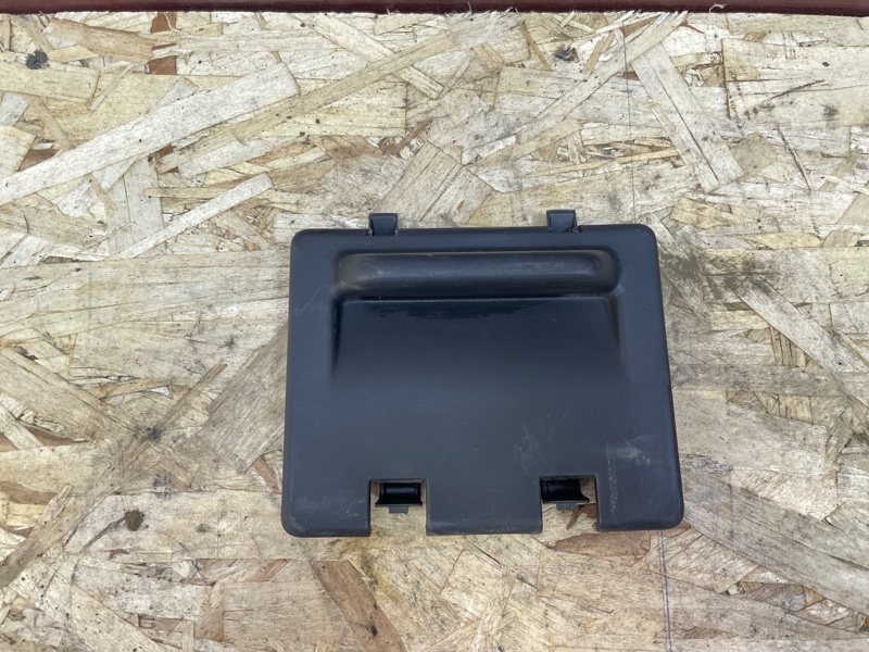 Накладка крышки багажника