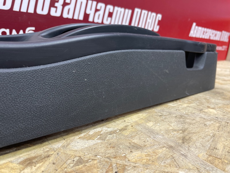 Консоль между сидений