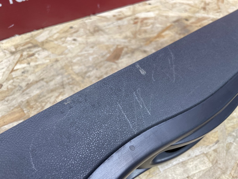 Консоль между сидений