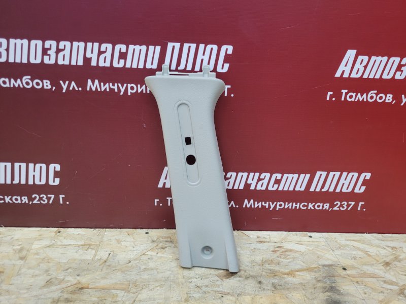 Обшивка средней стойки