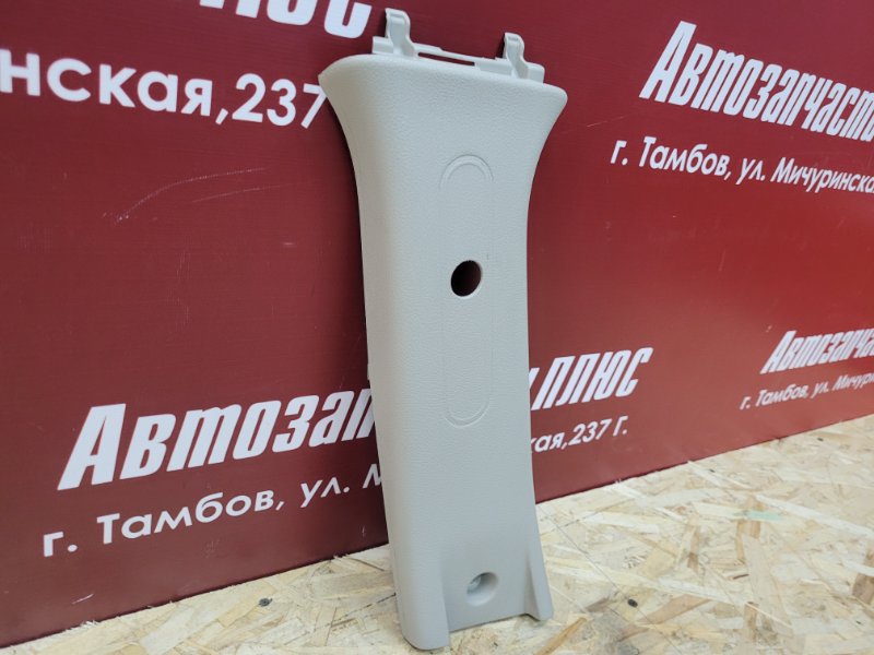 Обшивка средней стойки