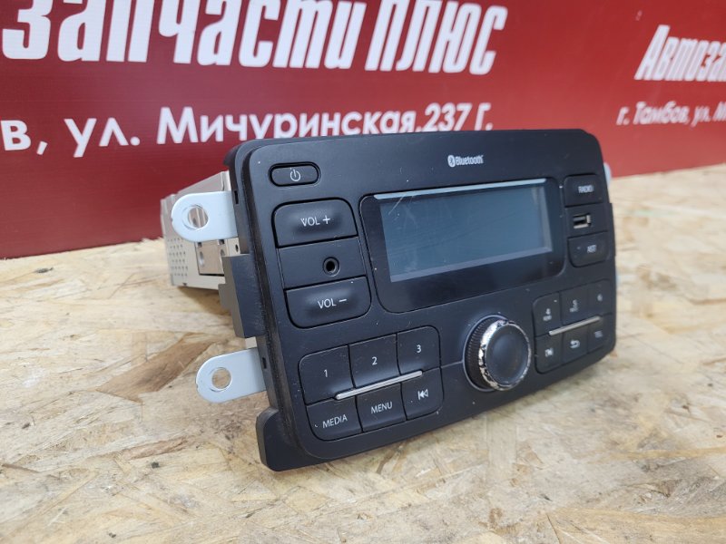 Магнитола штатная