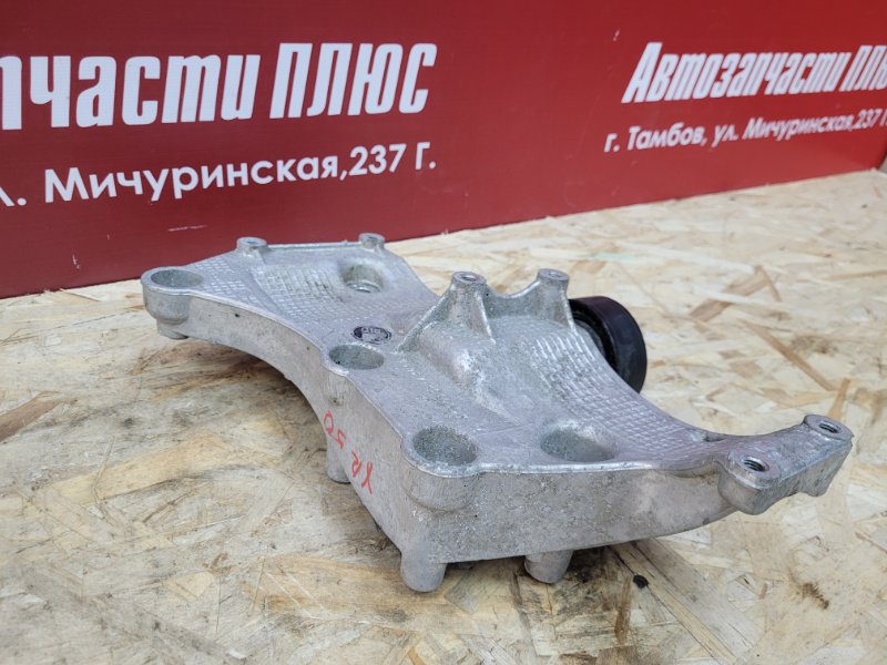 Кронштейн генератора