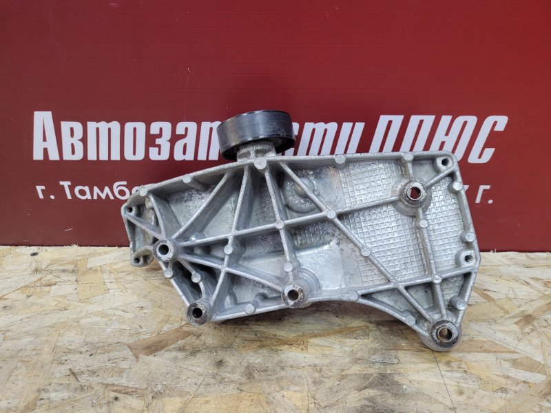 Кронштейн генератора