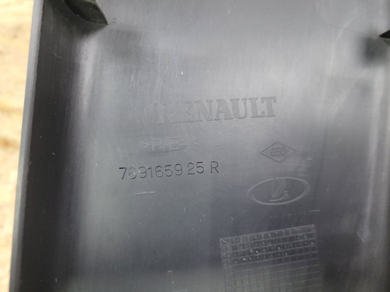 Обшивка средней стойки