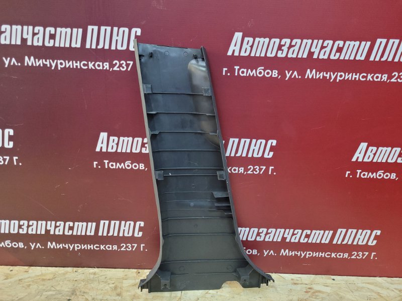 Обшивка средней стойки