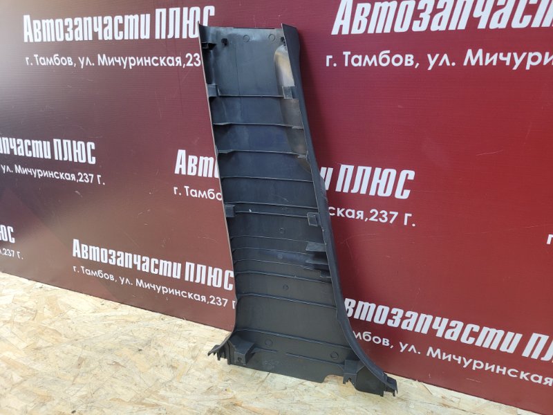 Обшивка средней стойки