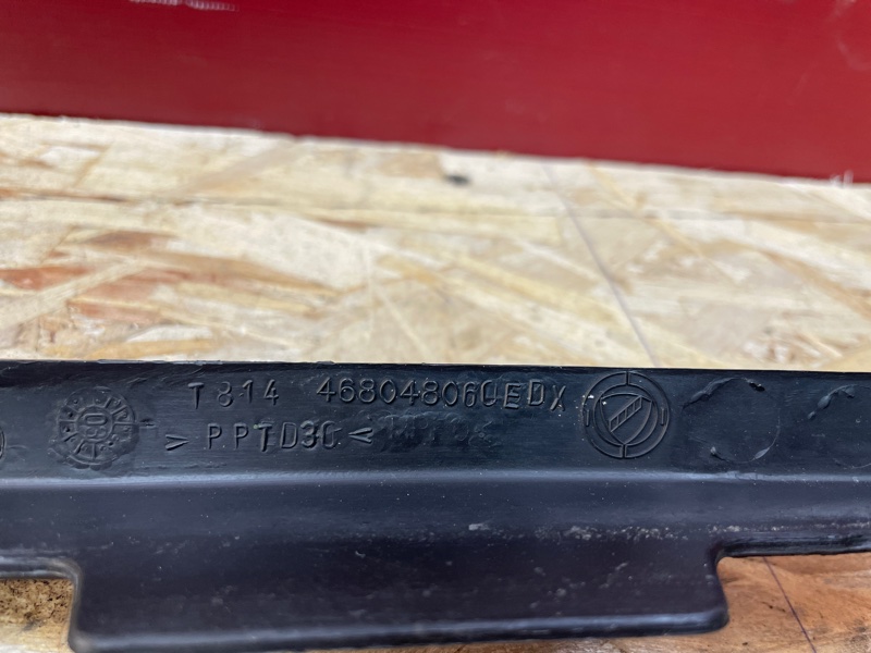 Молдинг лобового стекла