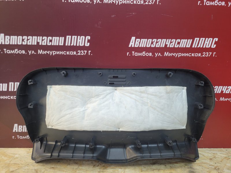 Обшивка двери багажника