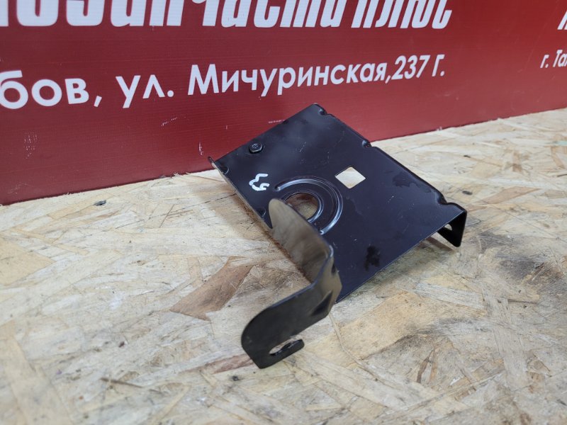 Кронштейн топливного фильтра