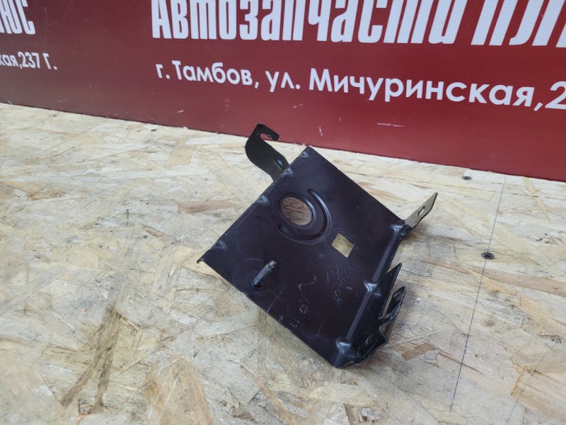 Кронштейн топливного фильтра