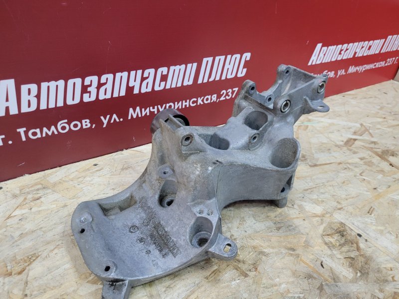 Кронштейн генератора