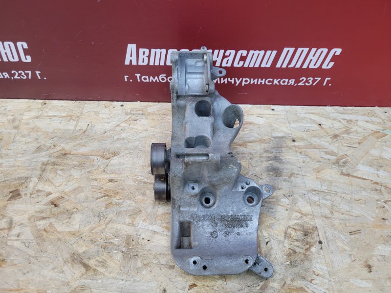 Кронштейн генератора