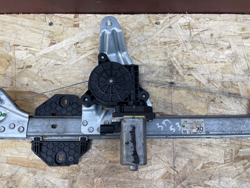 Стеклоподъемник    двери