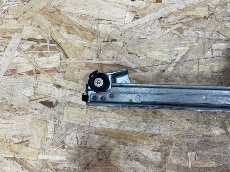 Стеклоподъемник    двери