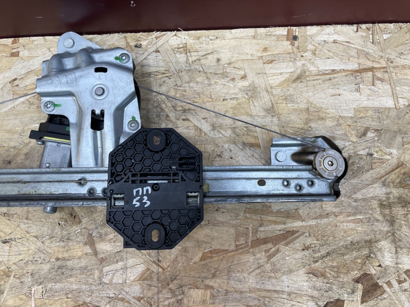 Стеклоподъемник    двери