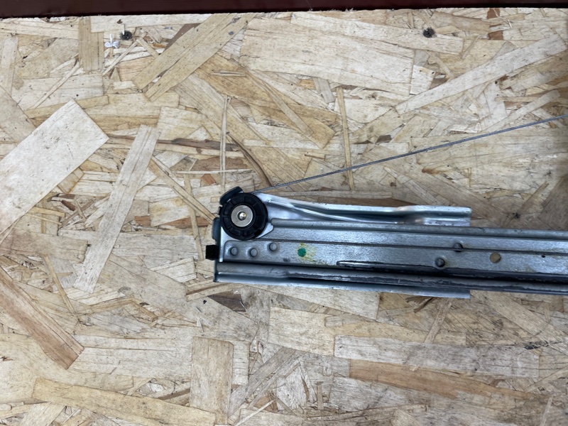 Стеклоподъемник    двери