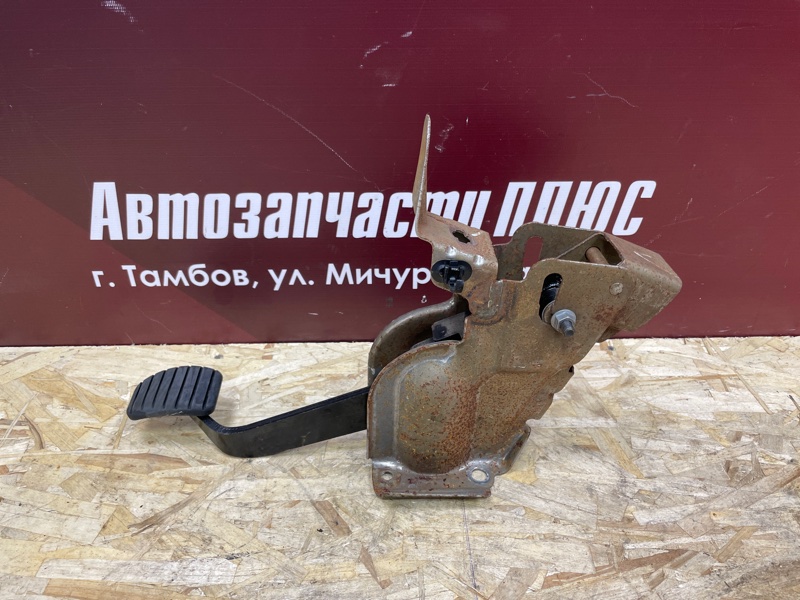 Педаль тормоза